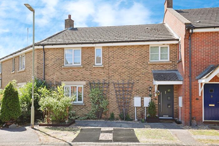 3 Bedroom Terraced House For Sale In Stroud Close, Banbury, Oxfordshire, OX16