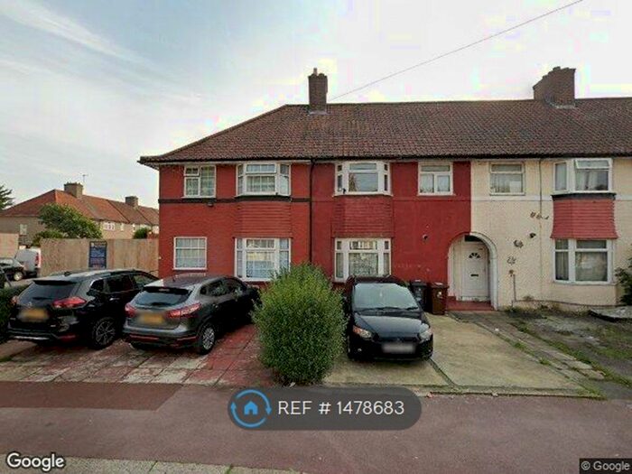 4 Bedroom Terraced House To Rent In Dunkeld Road, Dagenham, RM8