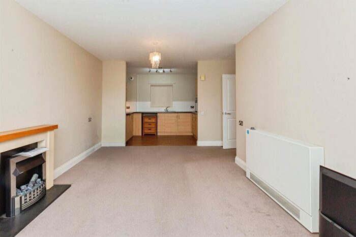 2 Bedroom Apartment For Sale In Ock Street, Abingdon, OX14