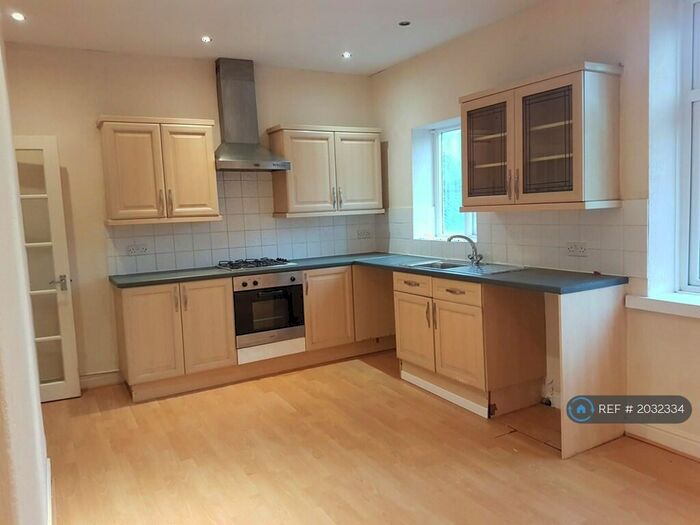 1 Bedroom Flat To Rent In Bradford Road Shipley, Shipley, BD18