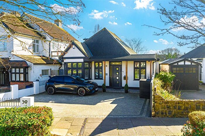 4 Bedroom Detached House For Sale In Clatterfield Gardens, Westcliff-On-Sea, Essex, SS0