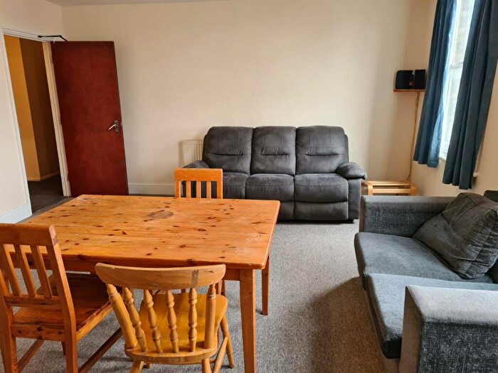 4 Bedroom Apartment To Rent In Chalton Street, London, London, NW1