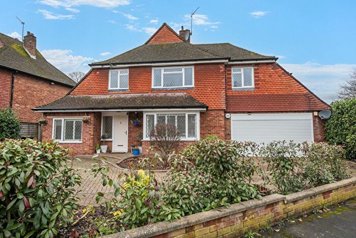 5 Bedroom Detached House For Sale In Pyrford, Surrey, GU22