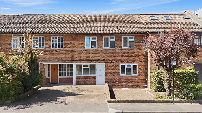 4 Bedroom Terraced House For Sale In Paragon Road, London, E9