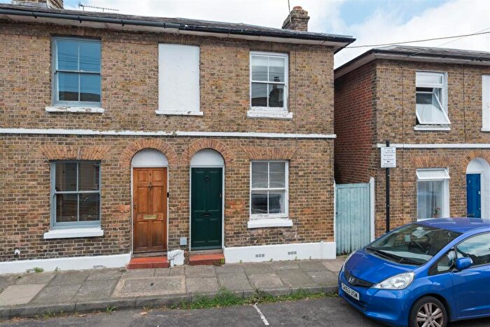 2 Bedroom End Of Terrace House For Sale In Church Street, Canterbury, CT2