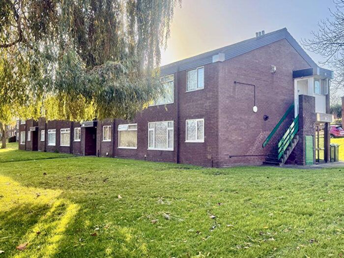 2 Bedroom Maisonette For Sale In Lakeside Walk, Birmingham, B23