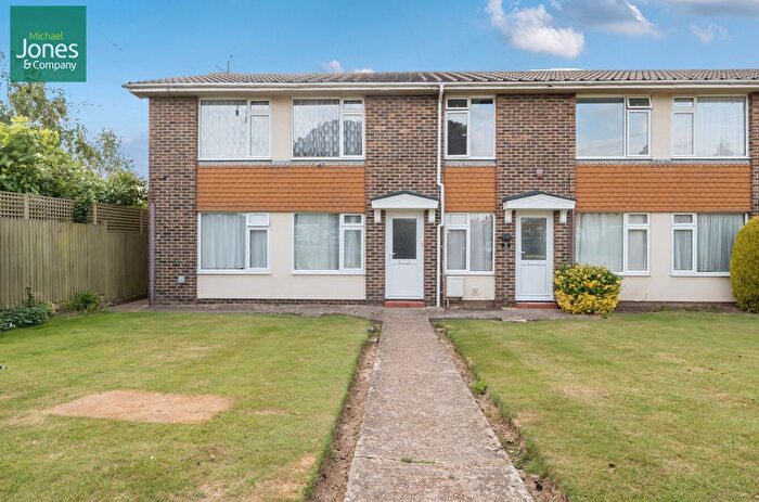 1 Bedroom Flat To Rent In Walton Close, Worthing, West Sussex, BN13