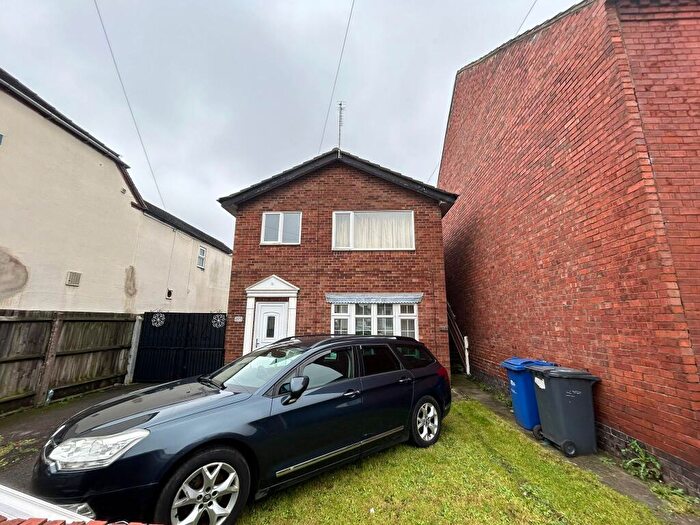 2 Bedroom Maisonette For Sale In Wyggeston Street, Burton-on-Trent, Staffordshire, DE13