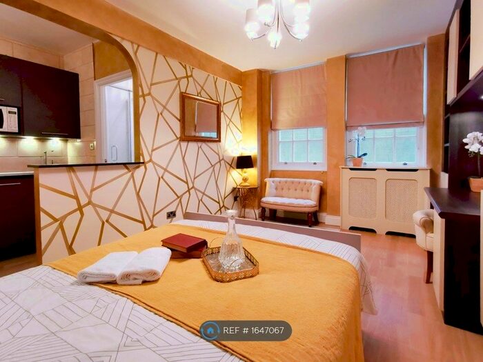 Studio To Rent In Ivor Court, London, NW1