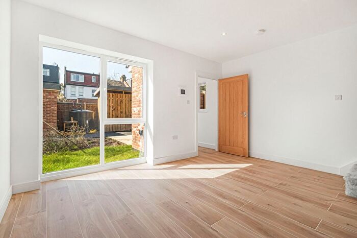 2 Bedroom Bungalow For Sale In Champagne Walk, A Dudley Road, N3