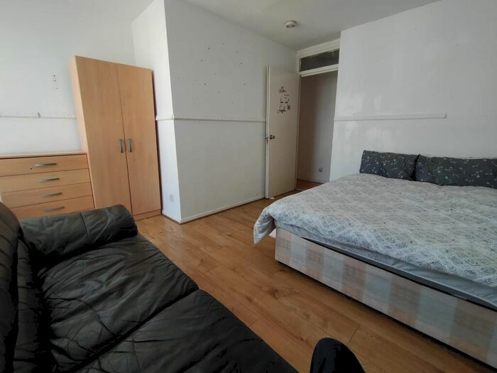 1 Bedroom House To Rent In Bettons Park, London, E15