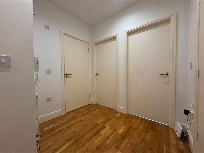 2 Bedroom Flat To Rent In Park Street, Ashford, TN24