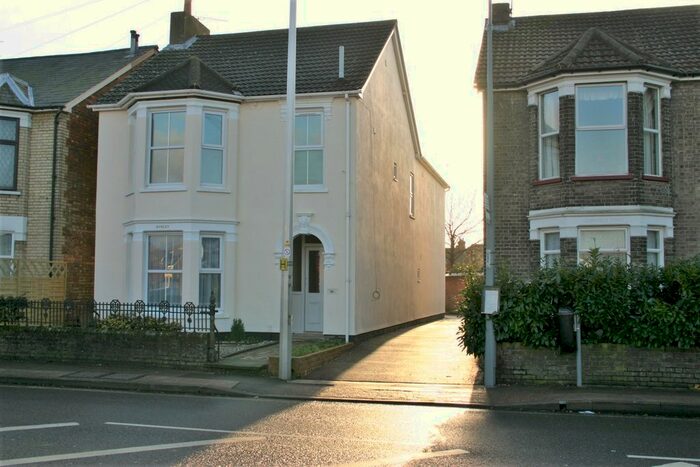 1 Bedroom Flat To Rent In Felixstowe Road, Ipswich, IP3