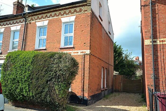 4 Bedroom Semi-Detached House To Rent In South Street, Caversham, Reading, RG4