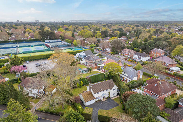 4 Bedroom Detached House For Sale In Roslin Road South, Talbot Woods, Bournemouth, Dorset, BH3