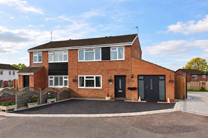 3 Bedroom Semi-Detached House For Sale In Cook Close, Rothwell, NN14
