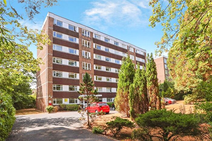 2 Bedroom Flat For Sale In Lindsay Road, Branksome Park, Poole, Dorset, BH13