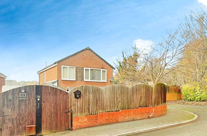 3 Bedroom Detached House For Sale In Wheelwright Close, Leeds, LS12