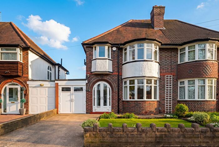 3 Bedroom Semi Detached House For Sale In Fox Hollies Road, Hall Green, Birmingham, West Midlands, B28