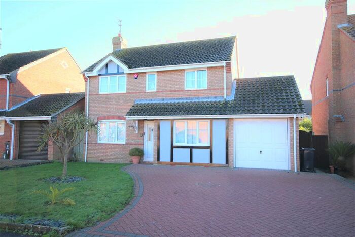 5 Bedroom Detached House To Rent In Bexhill Close, Clacton-On-Sea CO15