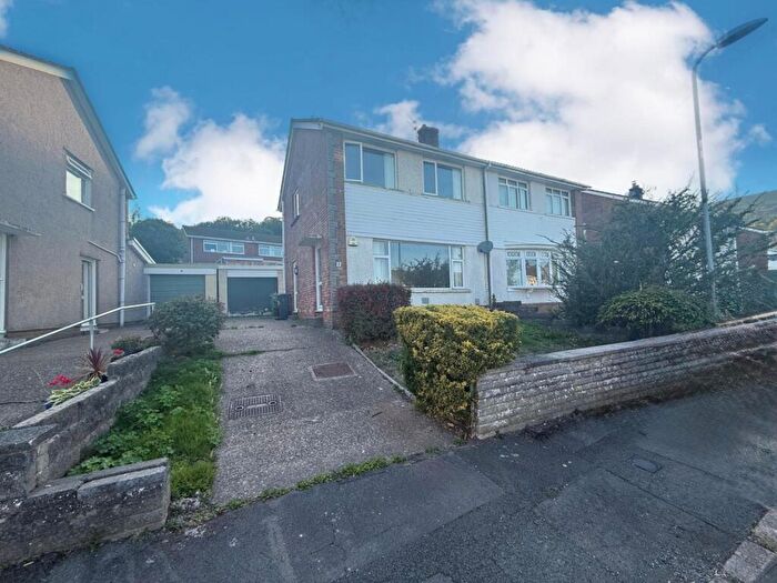 3 Bedroom Semi-Detached House For Sale In Thornhill Close, Upper Cwmbran, Cwmbran, NP44