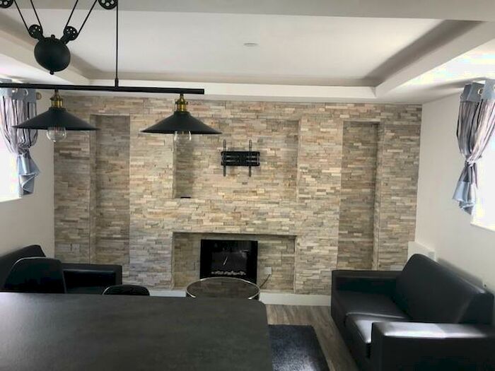 2 Bedroom Flat To Rent In The Parade, Roath, Cardiff, CF24