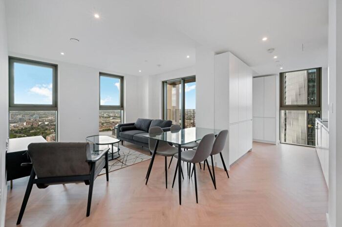 2 Bedroom Apartment To Rent In One Thames Quay, E14