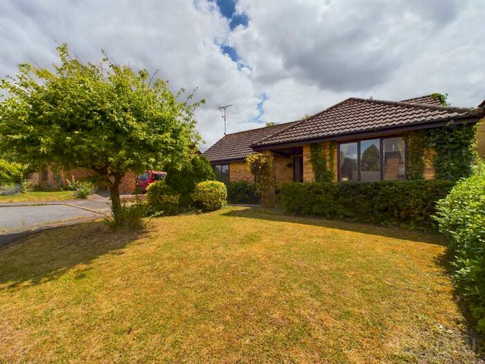 2 Bedroom Detached Bungalow To Rent In New River Green, Newmarket, CB8