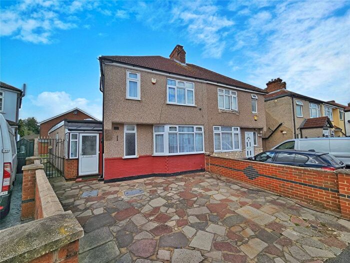 3 Bedroom Semi-Detached House To Rent In Hyde Way, Hayes, UB3