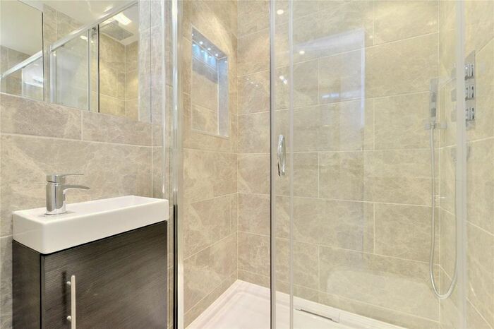 1 Bedroom Flat To Rent In Earl's Court Square, London, SW5