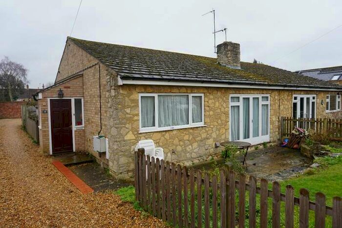 2 Bedroom Semi-Detached Bungalow To Rent In West Street, Olney, MK46