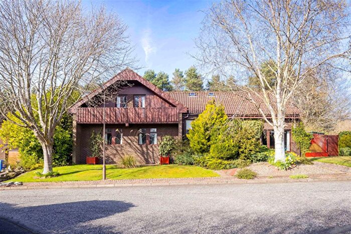 4 Bedroom Detached House For Sale In Mansfield Court, Livingston Village, EH54