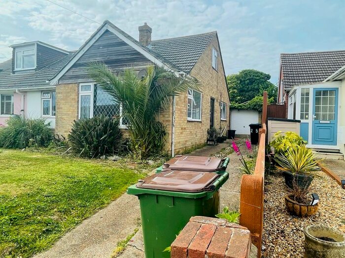 2 Bedroom Bungalow To Rent In Rookery Way, Denton, BN9