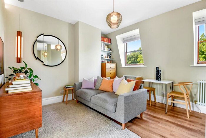 1 Bedroom Flat For Sale In Nevill Road, London, N16