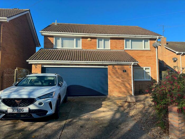 5 Bedroom Detached House To Rent In Tyne Crescent, Brickhill, MK41