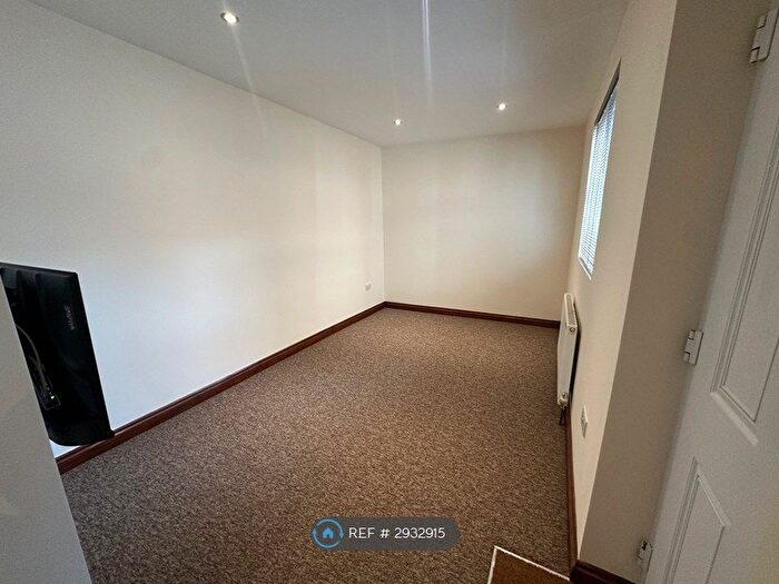 Studio To Rent In Dallow Road, Luton, LU1