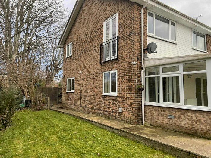 3 Bedroom Semi-Detached House To Rent In Kingsmead, Felpham, PO22