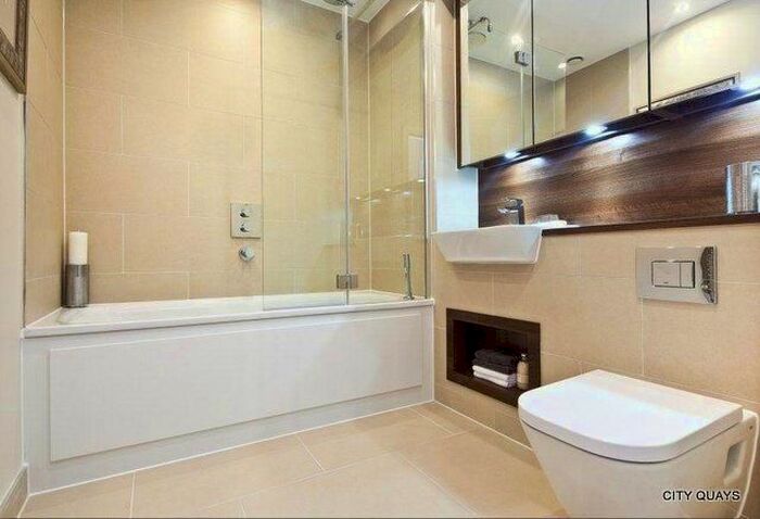 2 Bedroom Flat To Rent In Surrey Quays Road, London, Greater London, SE16