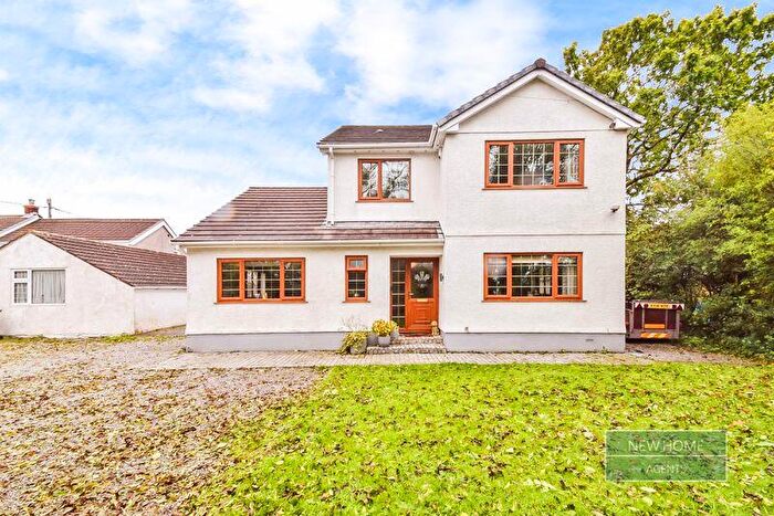 4 Bedroom Detached House For Sale In Waterloo Road, Capel Hendre, Ammanford, SA18