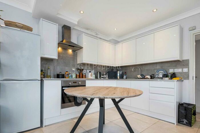 2 Bedroom Apartment To Rent In Lambton Road, Crouch Hill, N19