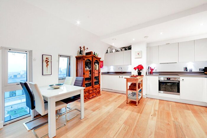 2 Bedroom Flat To Rent In Love Lane, London, SE18