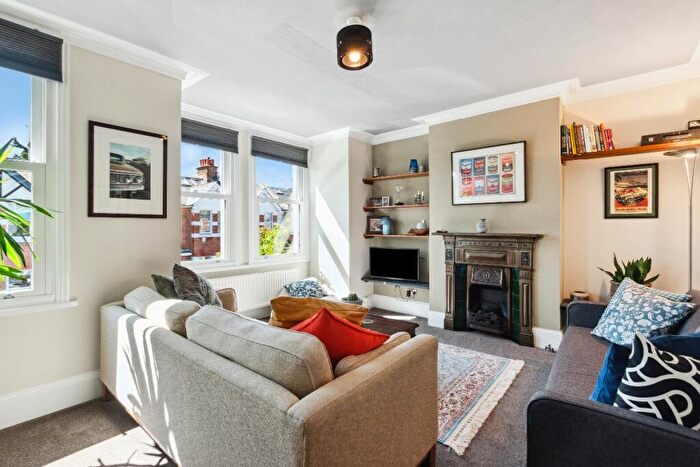 1 Bedroom Apartment For Sale In Second Avenue, London, SW14