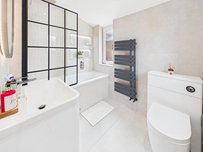 3 Bedroom Maisonette For Sale In Whickham Road, Hebburn, Tyne And Wear, NE31