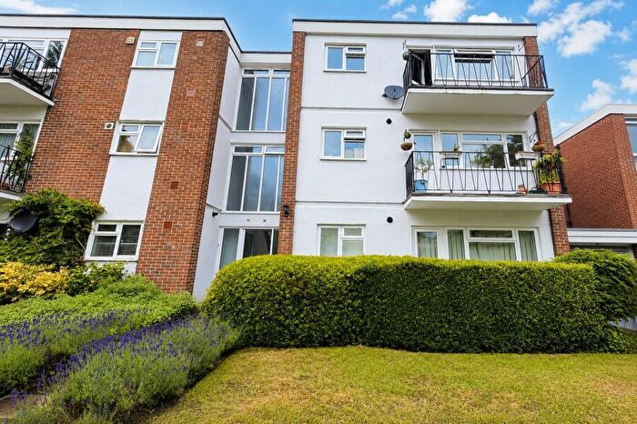 2 Bedroom Apartment To Rent In Hilgay Cross Lanes, Guildford, GU1