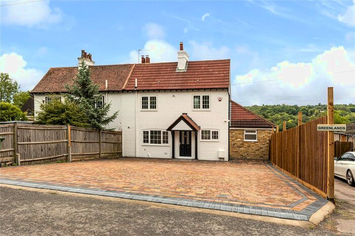 3 Bedroom Semi-Detached House To Rent In Pescot Avenue, Longfield, Kent, DA3