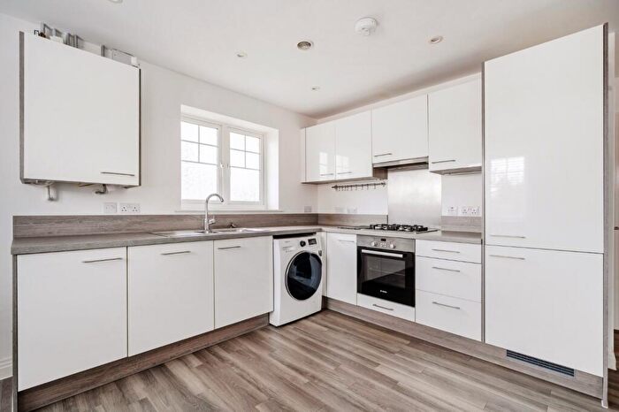 2 Bedroom Flat For Sale In Drovers Close, Balsall Common, Coventry, West Midlands, CV7