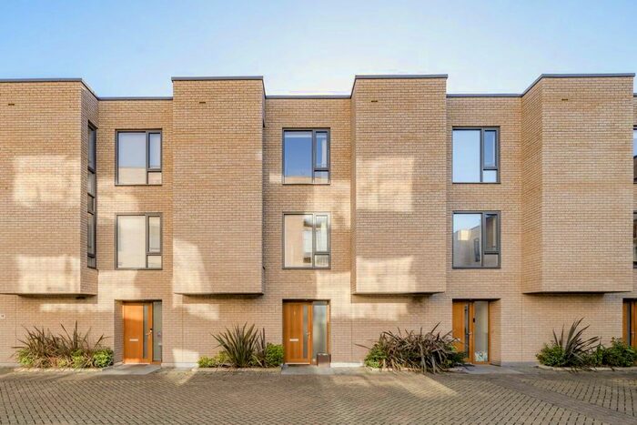 3 Bedroom Property To Rent In Vinery Way, London, W6