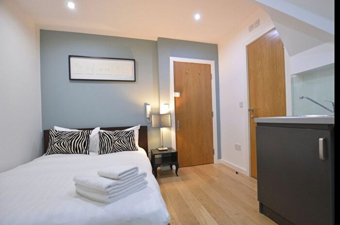 Studio To Rent In Flat, Holland Park Avenue, W11