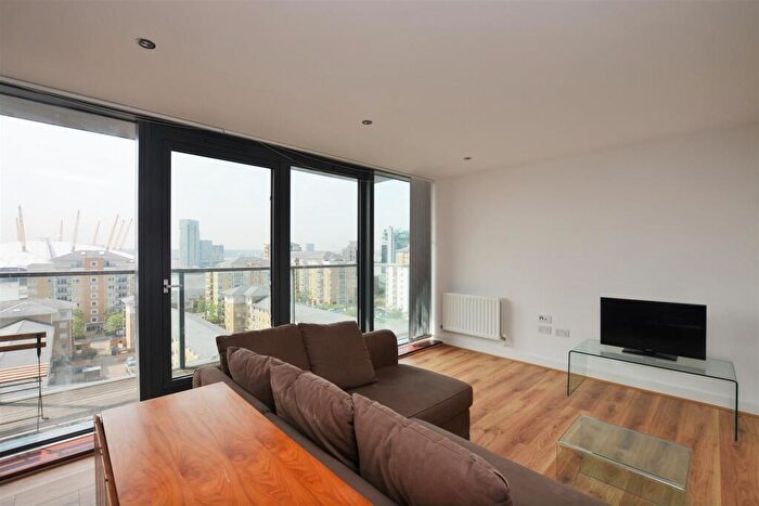 2 Bedroom Apartment To Rent In Neutron Tower, Blackwall Way, London, E14