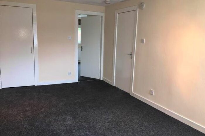 1 Bedroom Flat To Rent In Mayfield Place, Carluke, ML8